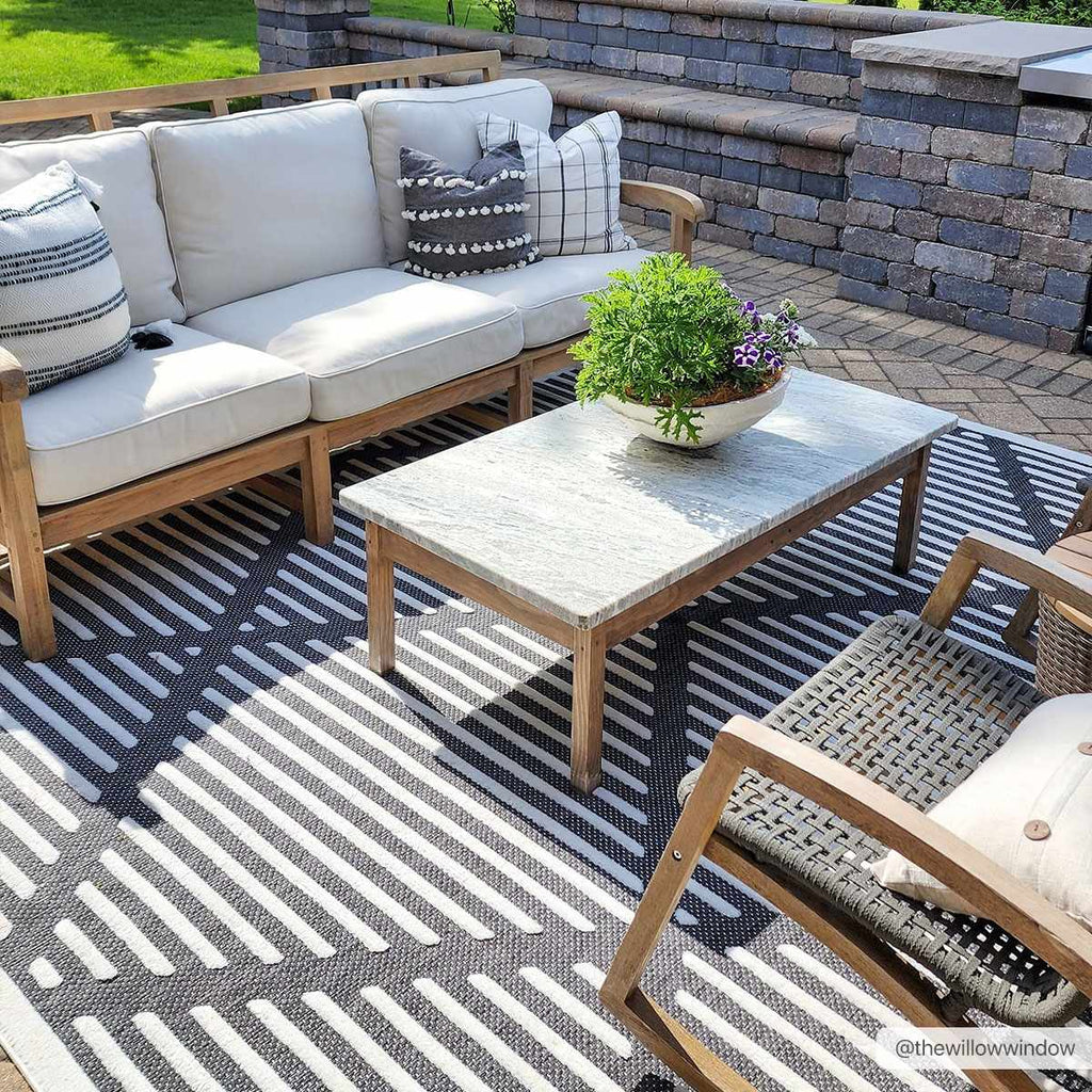 Anah 3D Black Outdoor Rug