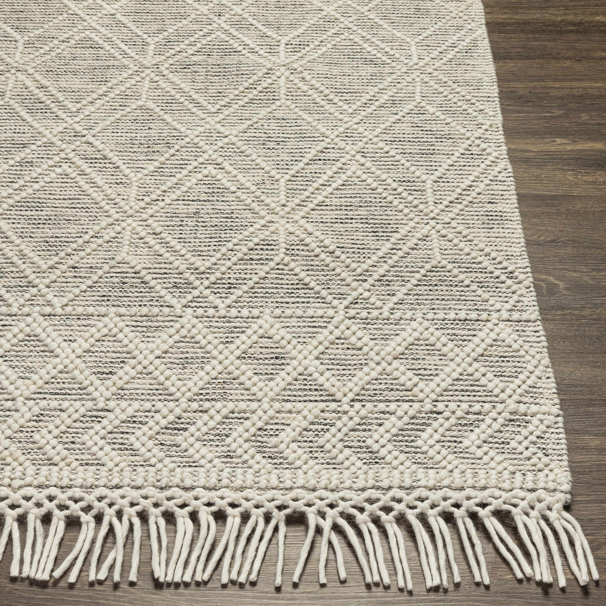 Ossun Wool Rug with Tassels