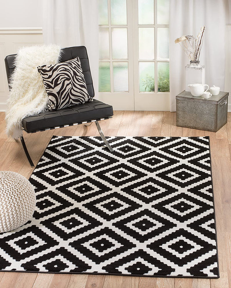 Maverick Black White Diamond Design Contemporary Area Rugs